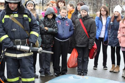 В ПОСЕЛКЕ ПАЛАТКА ПРОШЕЛ "ДЕНЬ ОТКРЫТЫХ ДВЕРЕЙ"